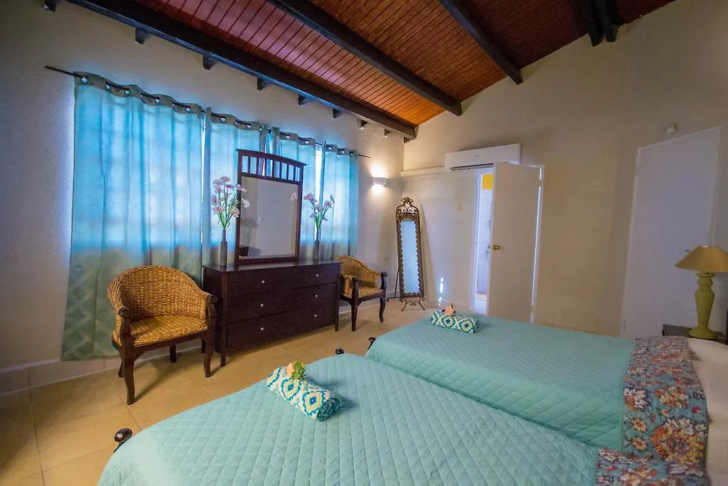 Villa Marazul Palm Beach 0*,